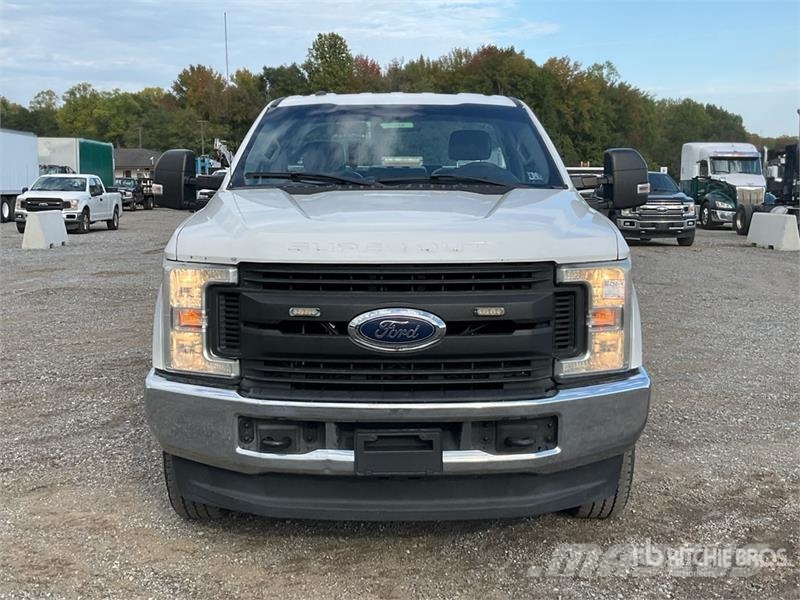 Ford F-250 XL 4x4 Pickup Other