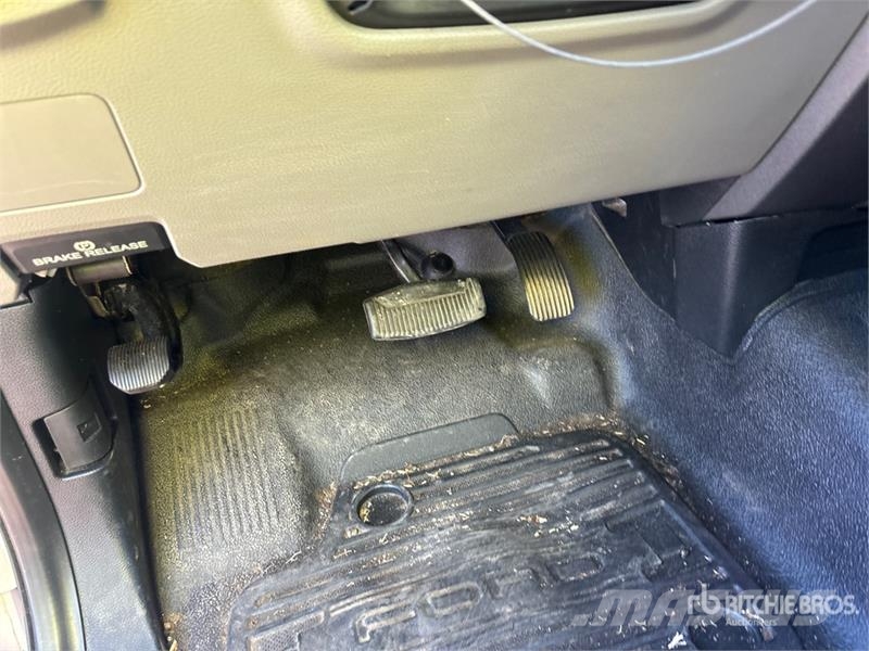 Ford F-250 XL 4x4 Pickup 其他