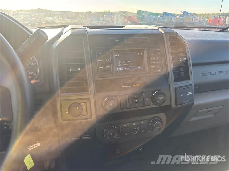 Ford F-250 XL 4x4 Pickup 其他