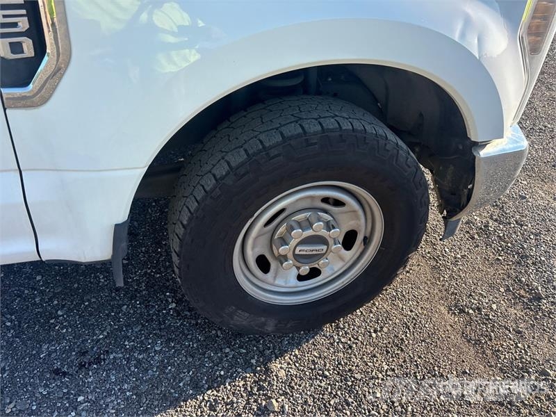 Ford F-250 XL 4x4 Pickup 其他