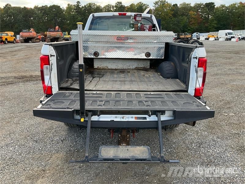 Ford F-250 XL 4x4 Pickup Other