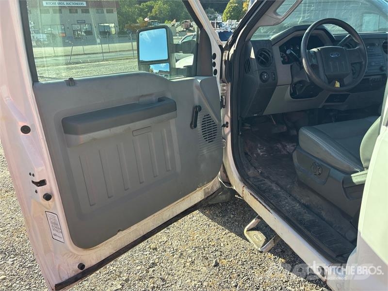Ford F-250 XL 4x4 Pickup Other