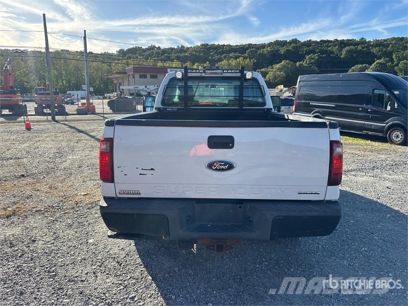 Ford F-250 XL 4x4 Pickup Other