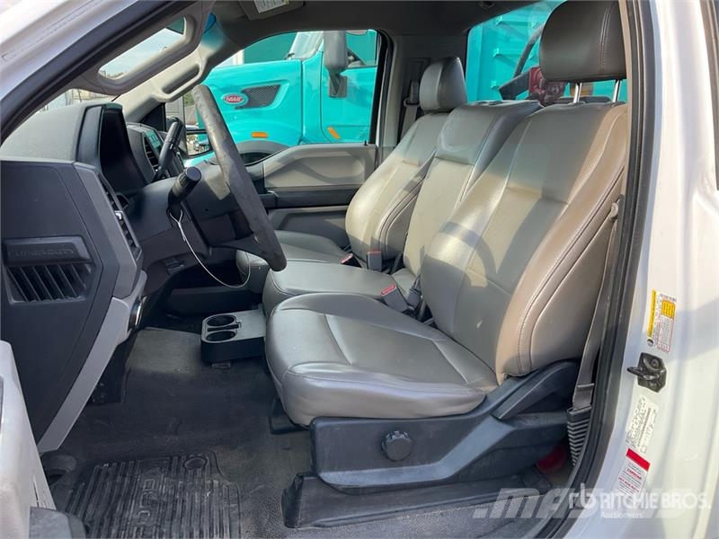 Ford F-250 XL 4x4 Pickup Otros