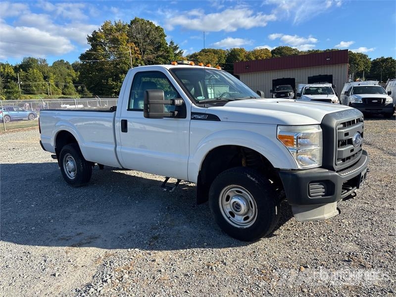 Ford F-250 XL 4x4 Pickup Other