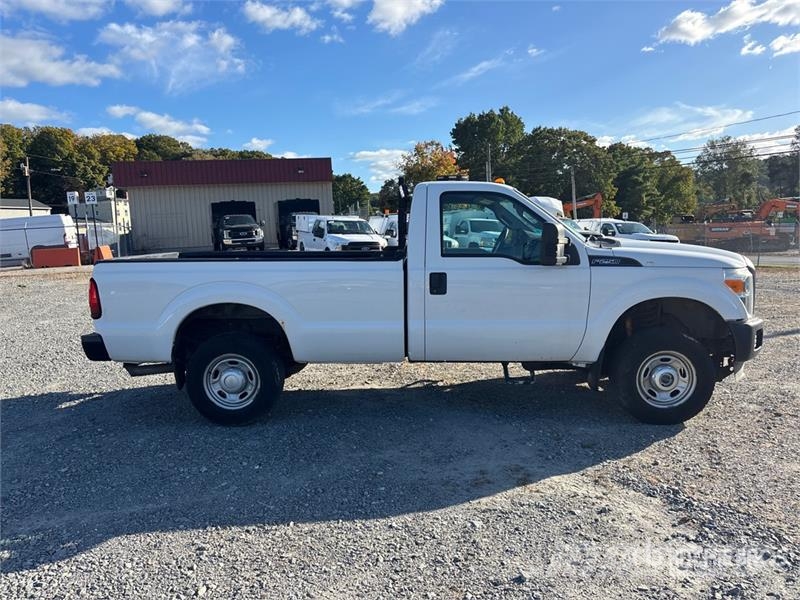 Ford F-250 XL 4x4 Pickup Other