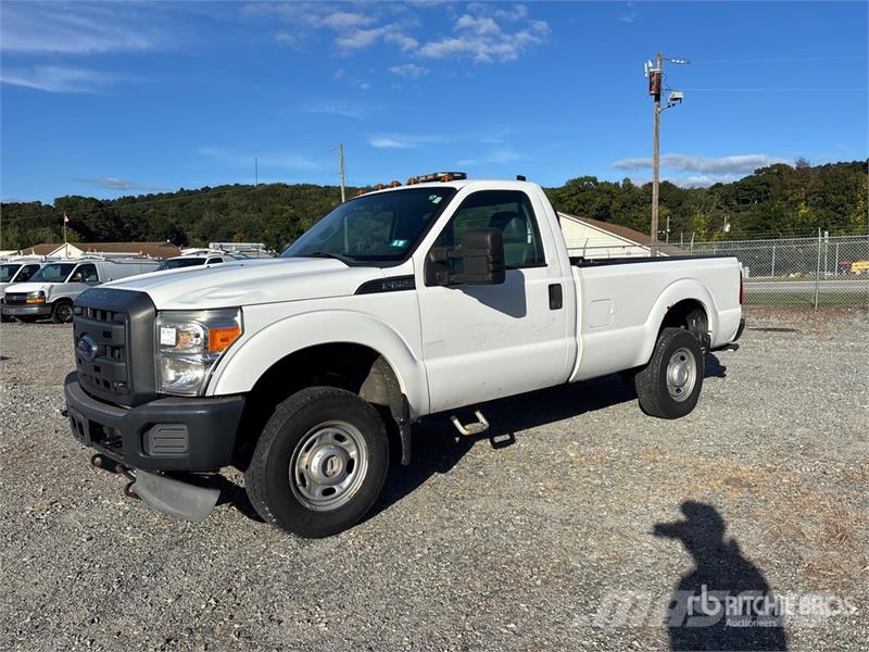 Ford F-250 XL 4x4 Pickup Other