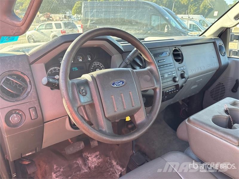 Ford F-250 XL 4x4 Pickup Other