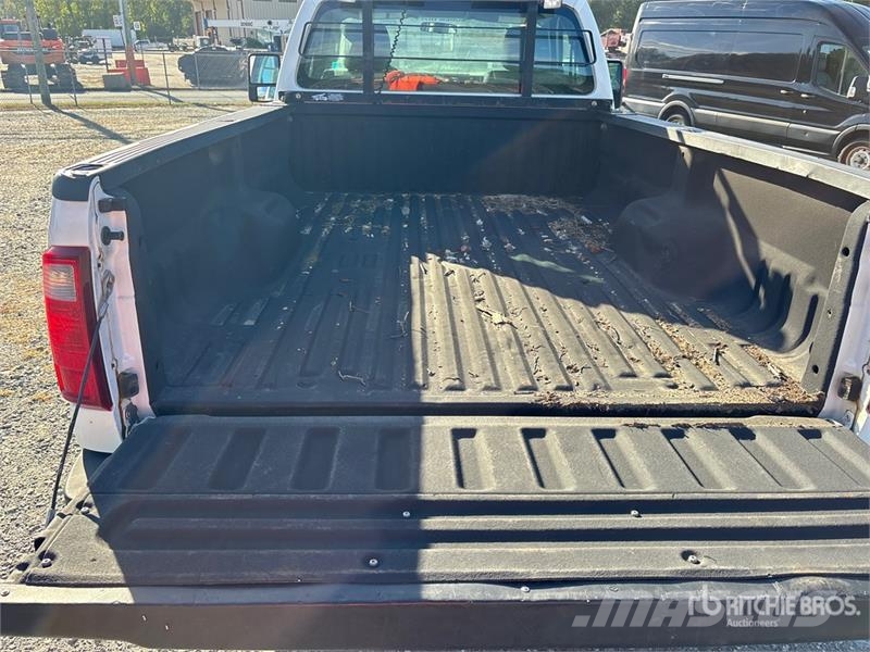 Ford F-250 XL 4x4 Pickup Other