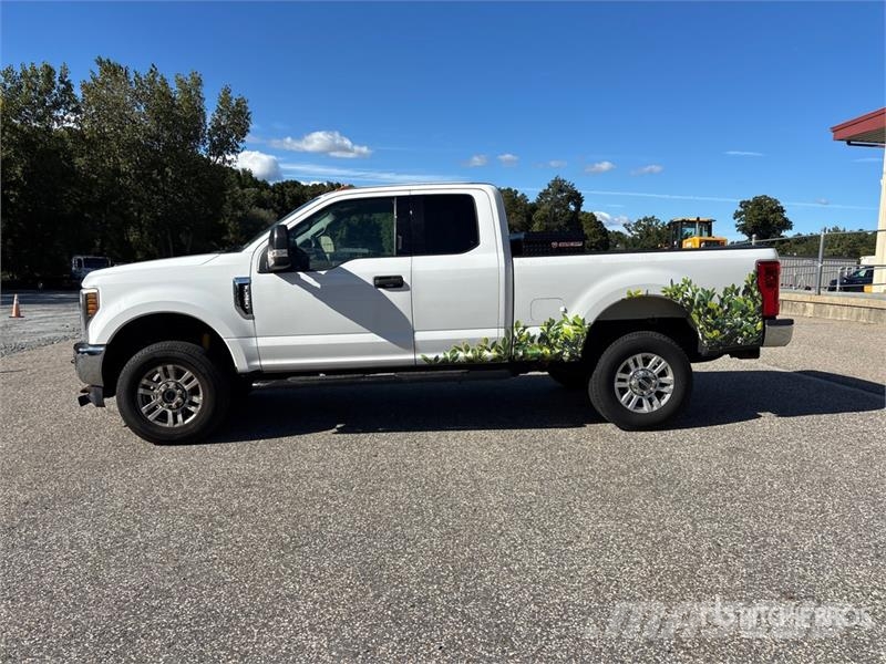 Ford F-250 XLT 4x4 Extended Cab Pickup Muu