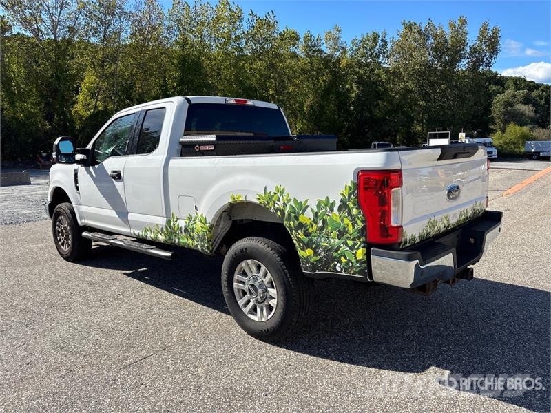 Ford F-250 XLT 4x4 Extended Cab Pickup Muu