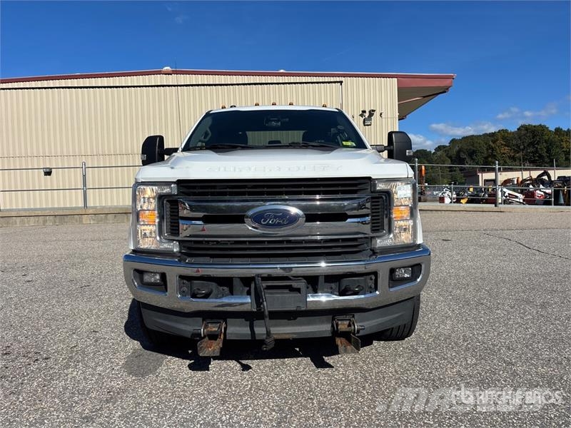 Ford F-250 XLT 4x4 Extended Cab Pickup Muu