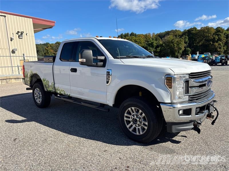Ford F-250 XLT 4x4 Extended Cab Pickup Muu