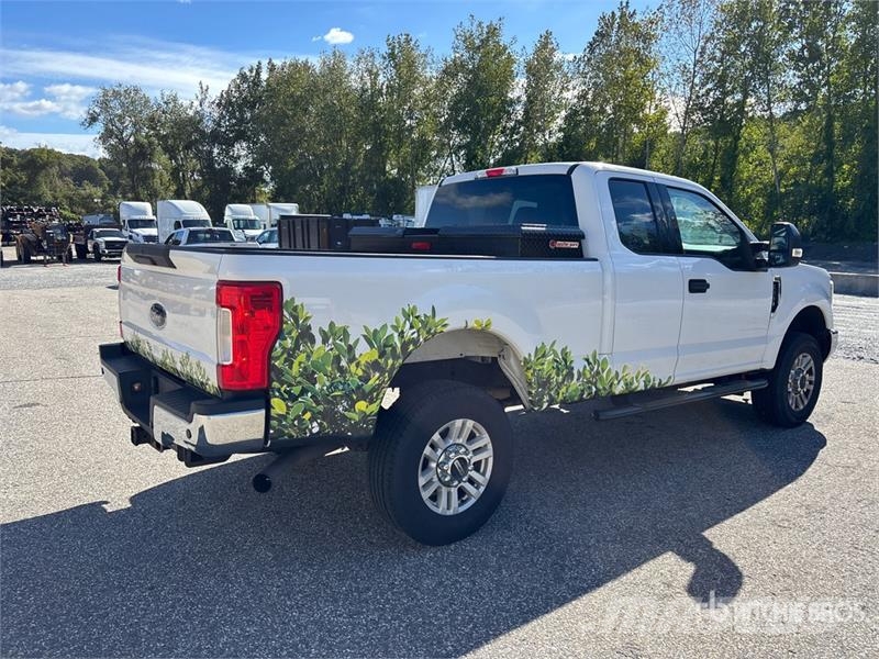 Ford F-250 XLT 4x4 Extended Cab Pickup Muu