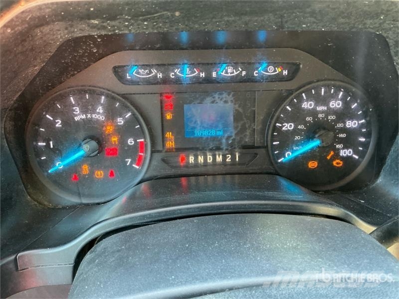 Ford F-350 Platformas/izkraušana no sāniem