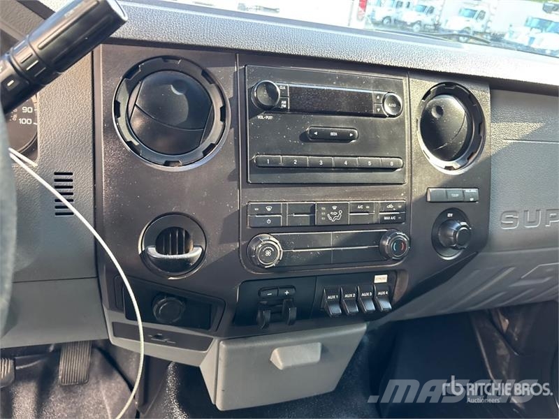 Ford F-350 Sklápěče
