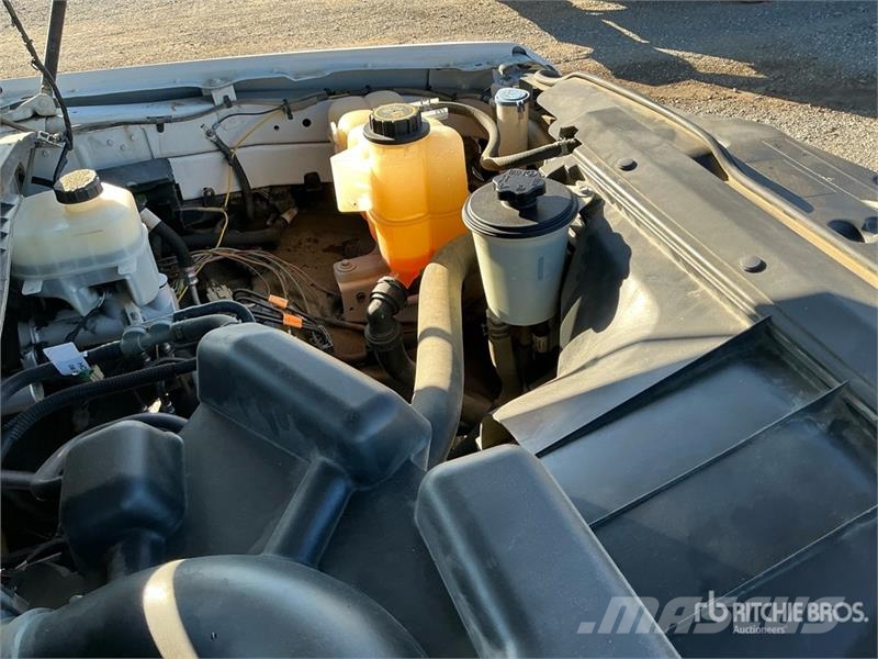 Ford F-350 Platformas/izkraušana no sāniem