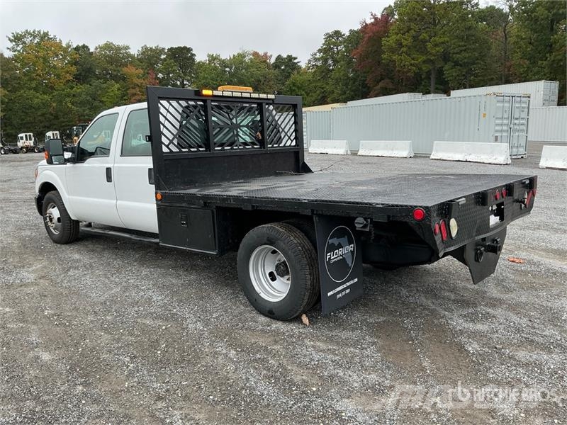 Ford F-350 Tovornjaki s kesonom/platojem
