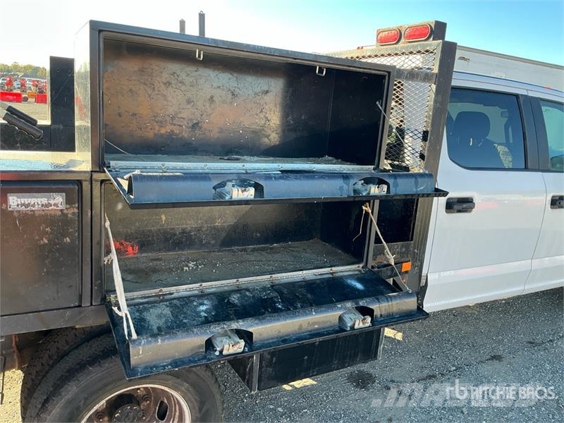 Ford F-350 Platformas/izkraušana no sāniem