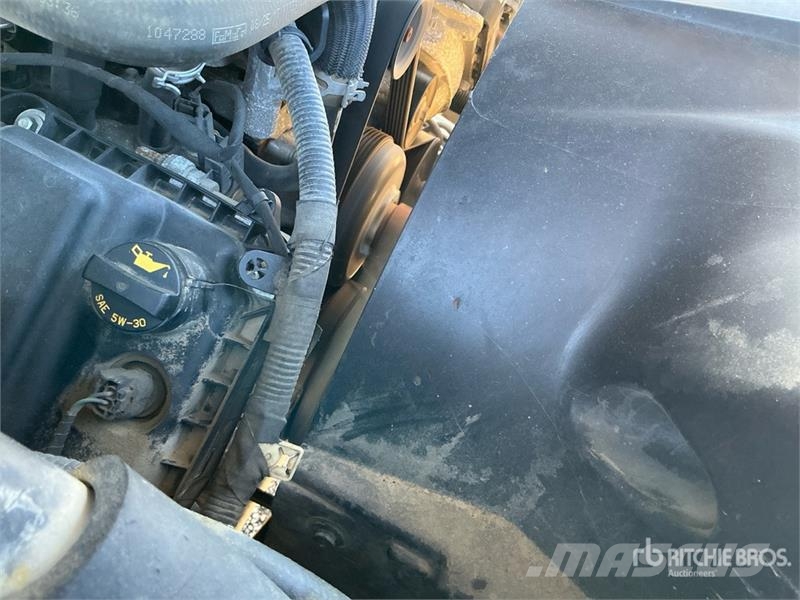 Ford F-350 Platformas/izkraušana no sāniem