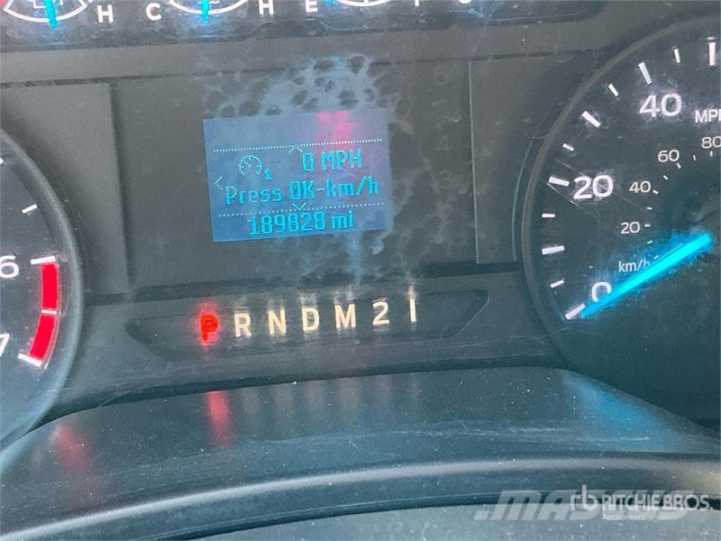 Ford F-350 Platformas/izkraušana no sāniem