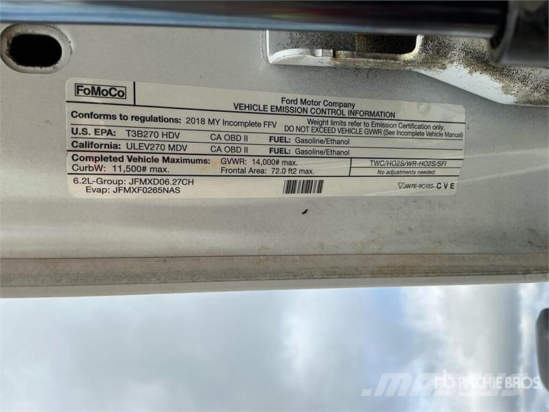 Ford F-350 Kabíny a interiér