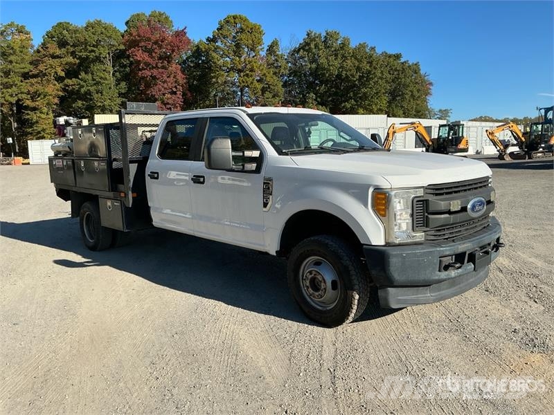 Ford F-350 Platformas/izkraušana no sāniem