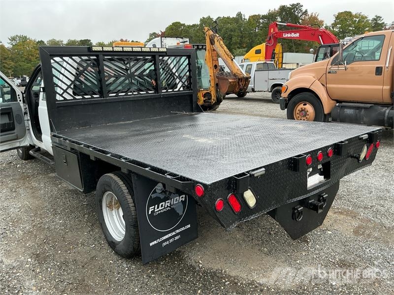 Ford F-350 Tovornjaki s kesonom/platojem