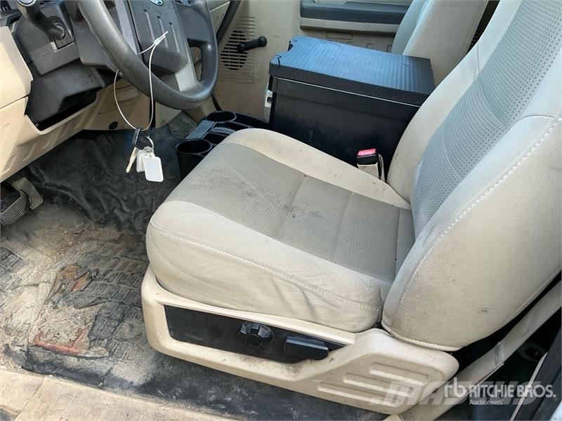 Ford F-350 المنصات الهوائية المثبتة على شاحنة