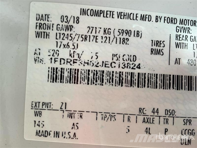 Ford F-350 Kabíny a interiér