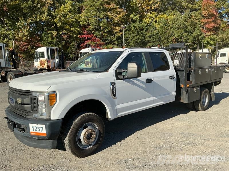 Ford F-350 Platformas/izkraušana no sāniem