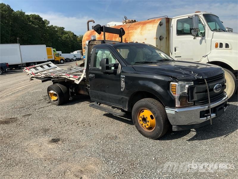 Ford F-350 平板式/側卸式卡車