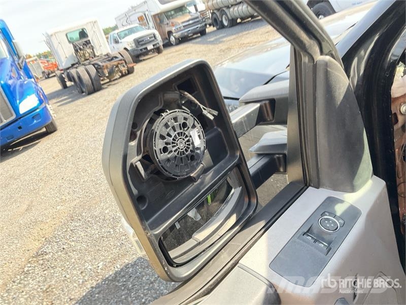 Ford F-350 平板式/側卸式卡車