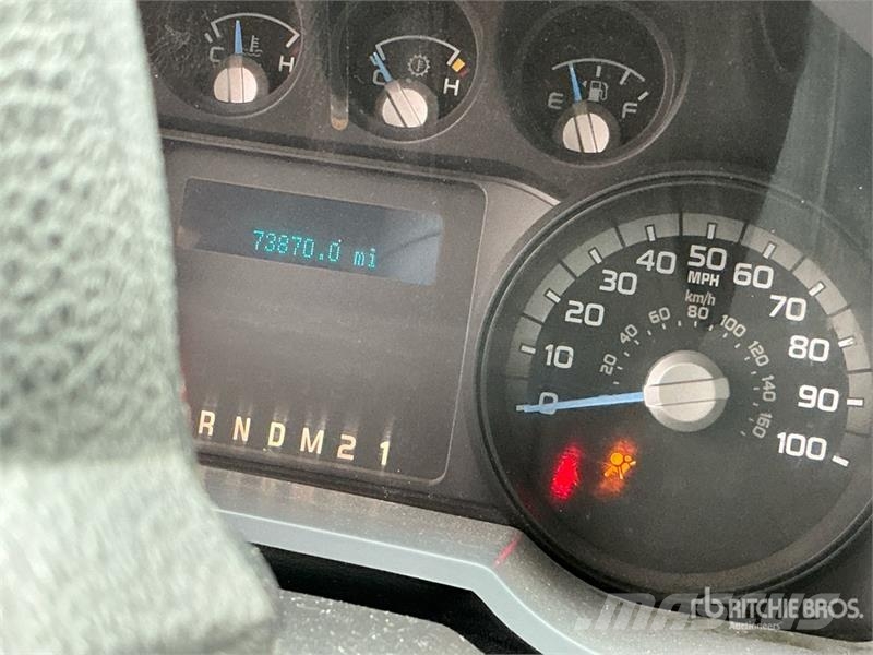 Ford F-350 Tovornjaki s kesonom/platojem