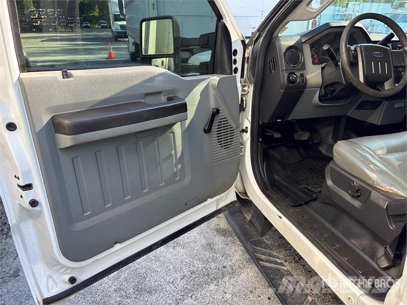 Ford F-350 Sklápěče
