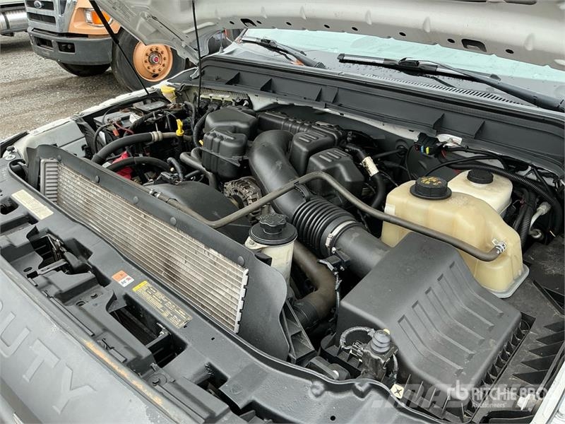 Ford F-350 Tovornjaki s kesonom/platojem