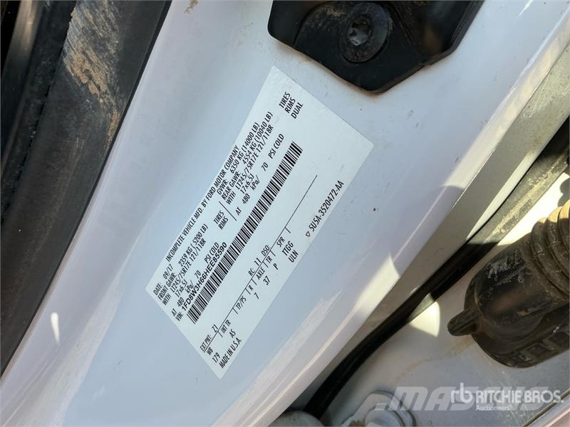Ford F-350 Platformas/izkraušana no sāniem