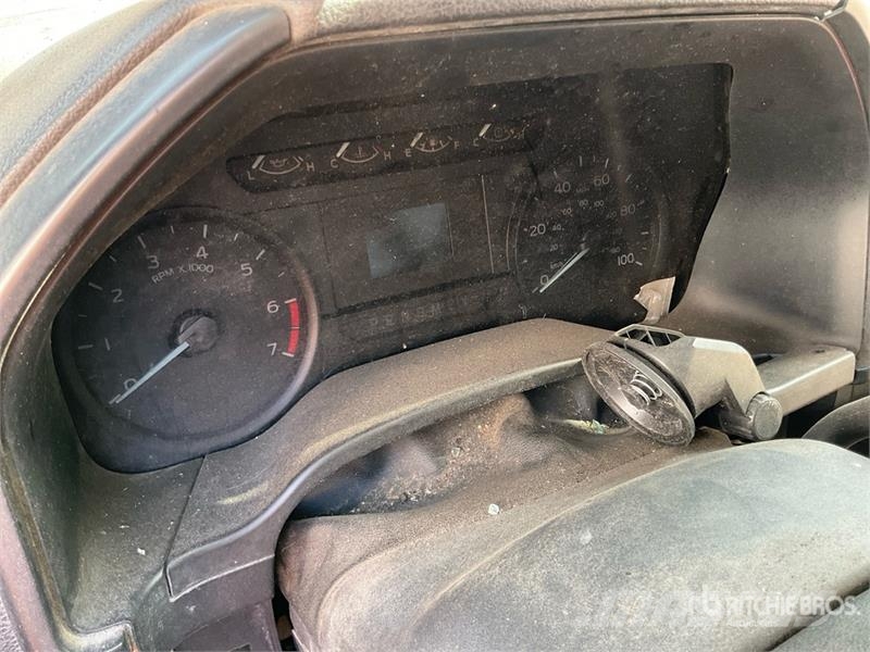 Ford F-350 平板式/側卸式卡車