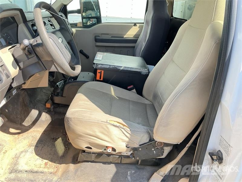 Ford F-350 المنصات الهوائية المثبتة على شاحنة
