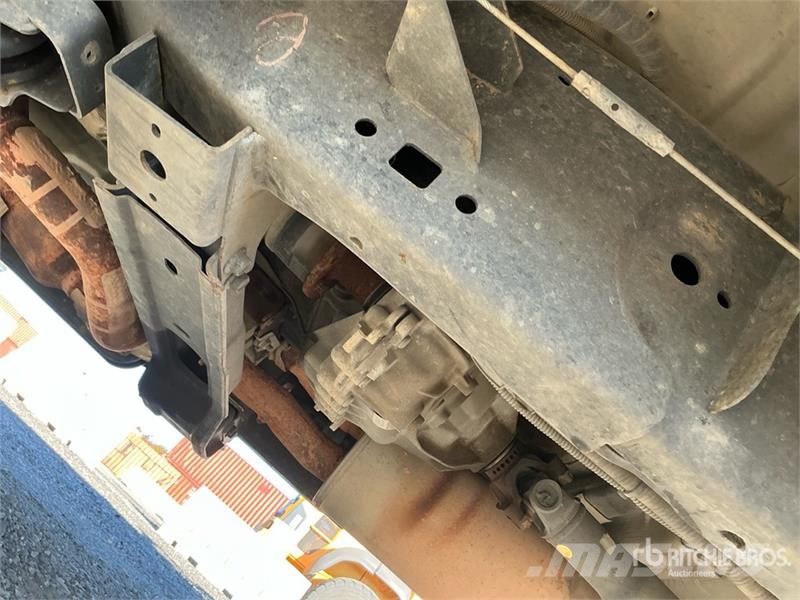 Ford F-350 Platformas/izkraušana no sāniem