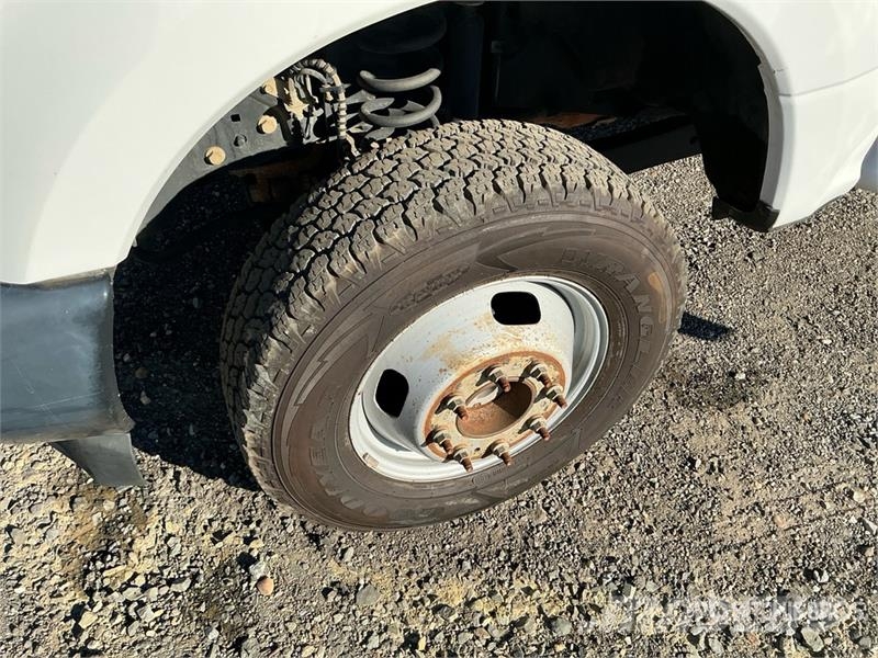 Ford F-350 Platformas/izkraušana no sāniem