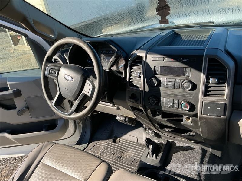 Ford F-350 Platformas/izkraušana no sāniem