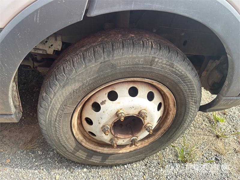 Ford F-350 4x2 Van Truck (Inoperable) Camion cassonati
