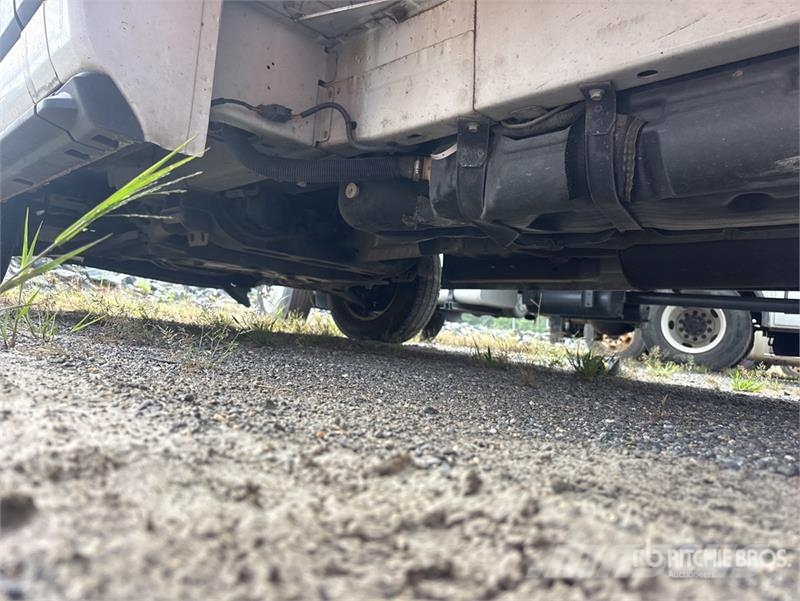 Ford F-350 4x2 Van Truck (Inoperable) Camion cassonati