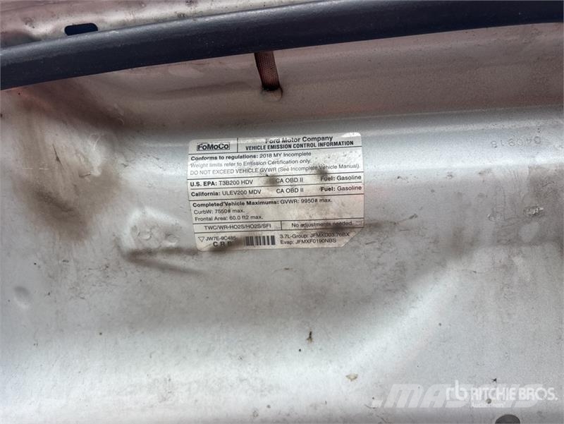 Ford F-350 4x2 Van Truck (Inoperable) Camion cassonati