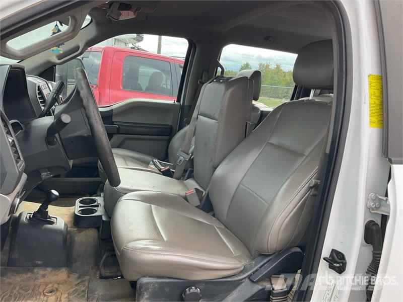 Ford F-350 4x4 Crew Cab Utility Truck Madelkaubikud