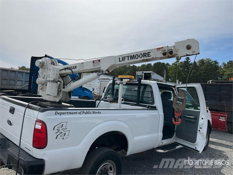 Ford F-350 4x4 Crew Cab LiftMoore 2700AR truck crane Pi Otros