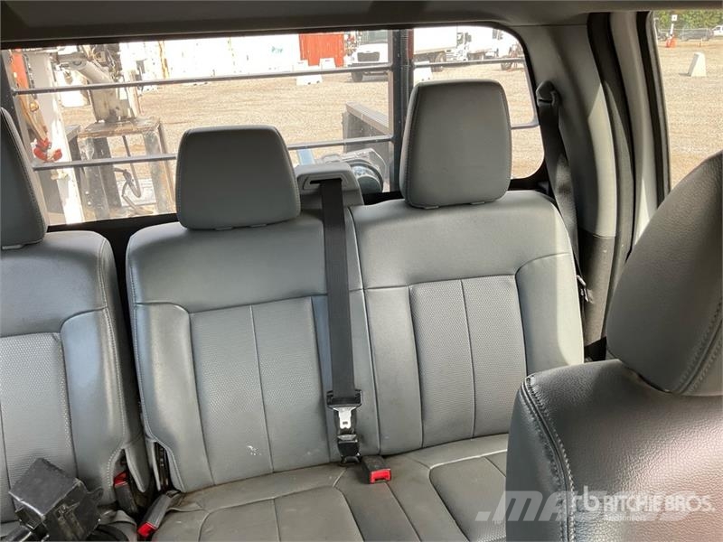 Ford F-350 4x4 Crew Cab LiftMoore 2700AR truck crane Pi Otros