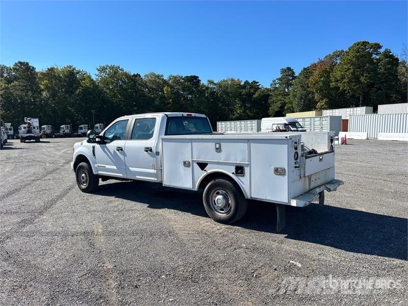 Ford F-350 4x4 Crew Cab Utility Truck Pikapai / Bortiniai sunkvežimiai
