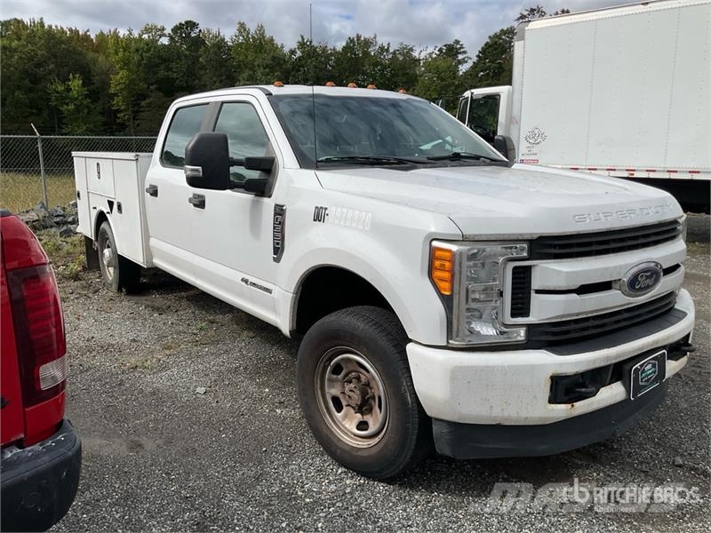 Ford F-350 4x4 Crew Cab Utility Truck Madelkaubikud